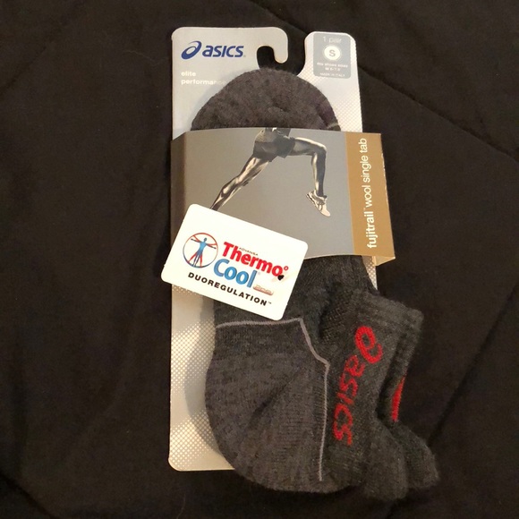 🆕ASICS running socks - Picture 1 of 4